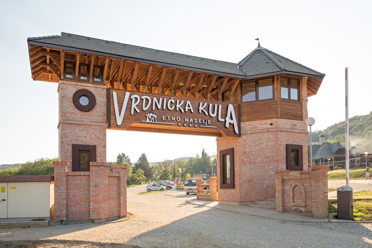 Bed and Breakfast Etno Naselje Vrdnicka Kula Vrdnik Exterior foto