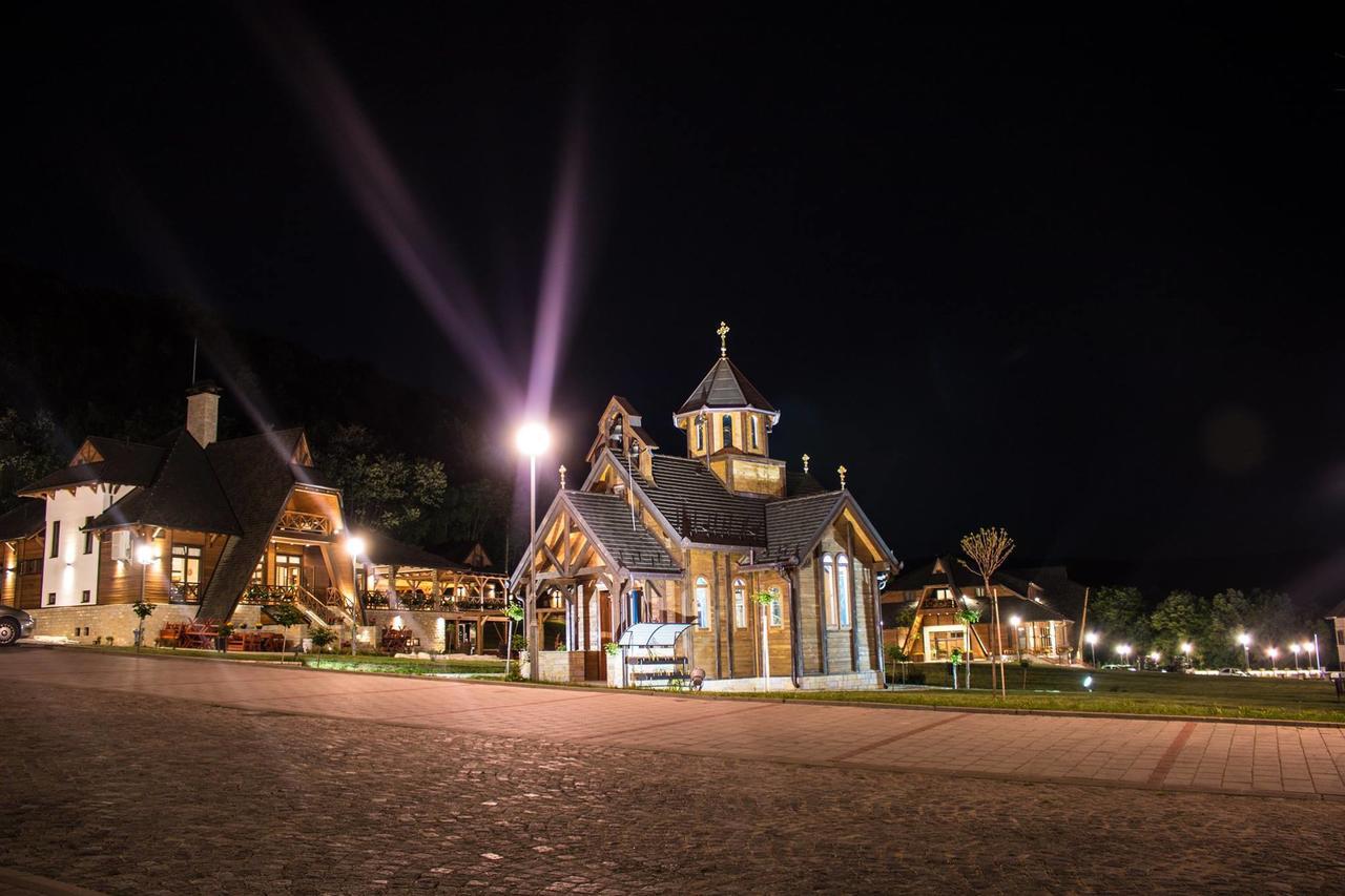 Bed and Breakfast Etno Naselje Vrdnicka Kula Vrdnik Exterior foto